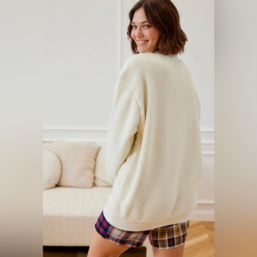 NEW URBAN OUTFITTERS Out From Under Sherpa Pullover Sweatshirt Size M - Picture 2 of 9